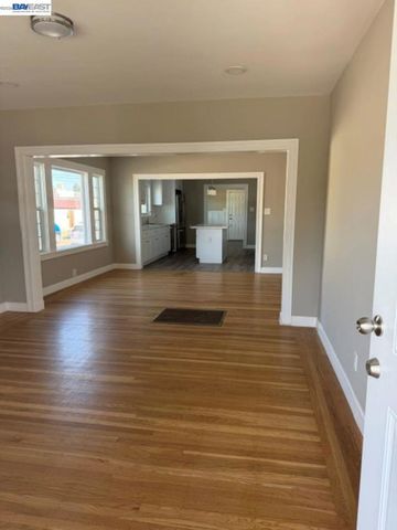2050 102Nd Ave, Oakland, CA 94603