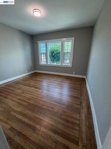 2050 102Nd Ave, Oakland, CA 94603