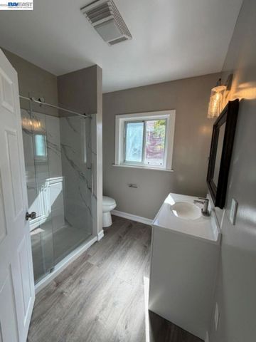 2050 102Nd Ave, Oakland, CA 94603
