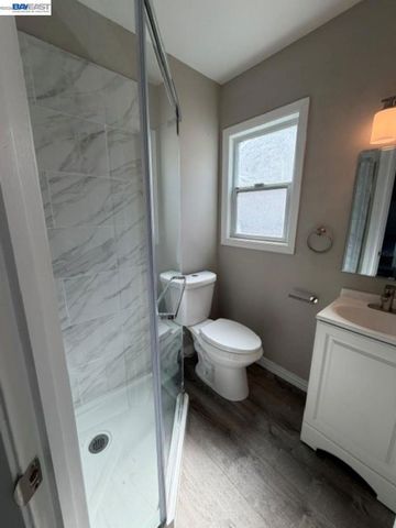 2050 102Nd Ave, Oakland, CA 94603