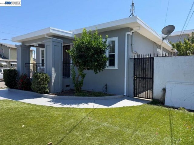 2050 102Nd Ave, Oakland, CA 94603