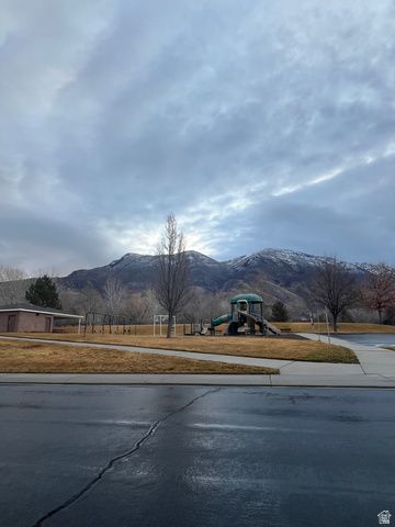 9752 N DORCHESTER DR, Cedar Hills, UT 84062