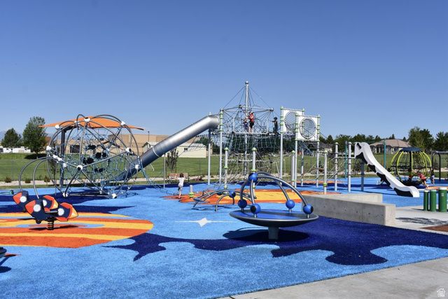 9752 N DORCHESTER DR, Cedar Hills, UT 84062