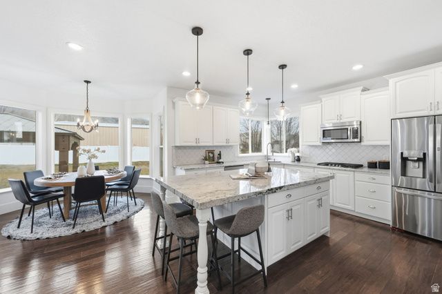 9752 N DORCHESTER DR, Cedar Hills, UT 84062