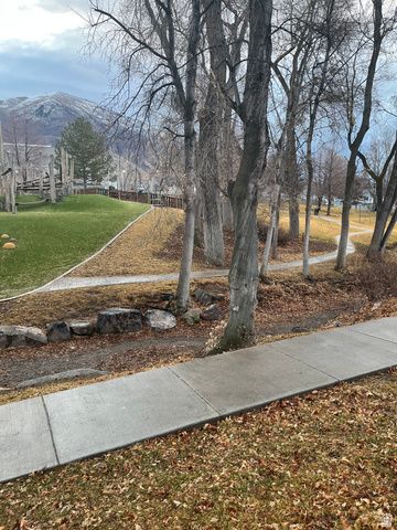 9752 N DORCHESTER DR, Cedar Hills, UT 84062