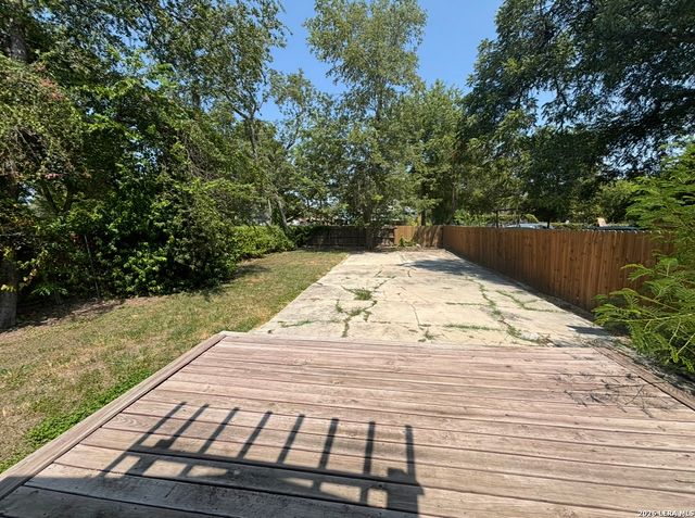 129 Halliday, San Antonio, TX 78210