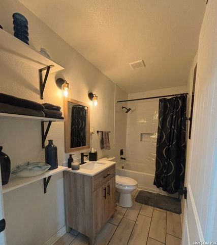129 Halliday, San Antonio, TX 78210