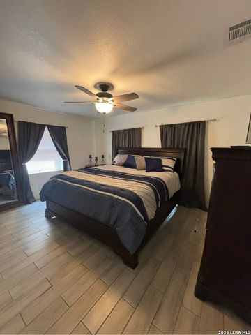 129 Halliday, San Antonio, TX 78210