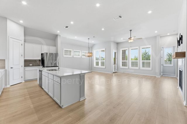 1017 Spring Gulch LN, Georgetown, TX 78628