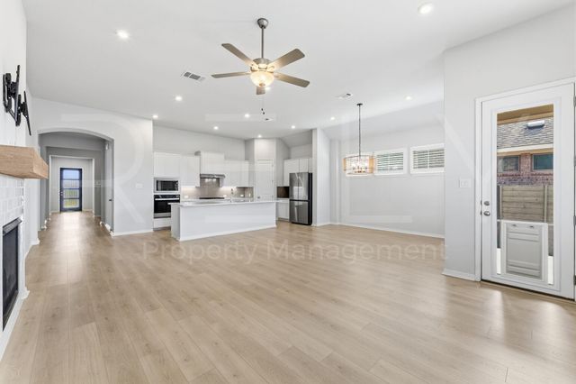 1017 Spring Gulch LN, Georgetown, TX 78628