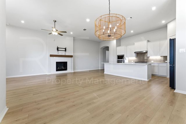 1017 Spring Gulch LN, Georgetown, TX 78628