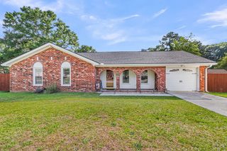 209 Longleaf Road, Summerville, SC 29486