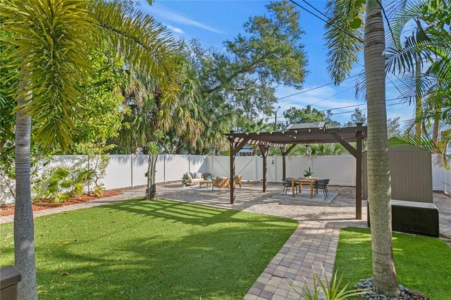 937 5TH STREET N, St Petersburg, FL 33701