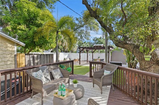 937 5TH STREET N, St Petersburg, FL 33701