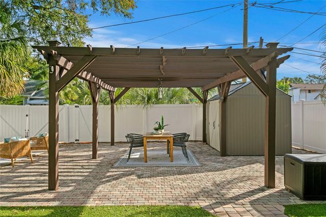 937 5TH STREET N, St Petersburg, FL 33701