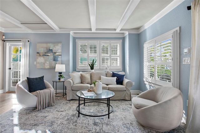 937 5TH STREET N, St Petersburg, FL 33701