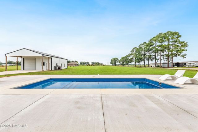 100 Viaulet Road, Youngsville, LA 70592