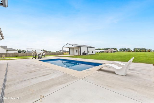 100 Viaulet Road, Youngsville, LA 70592