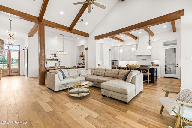 100 Viaulet Road, Youngsville, LA 70592