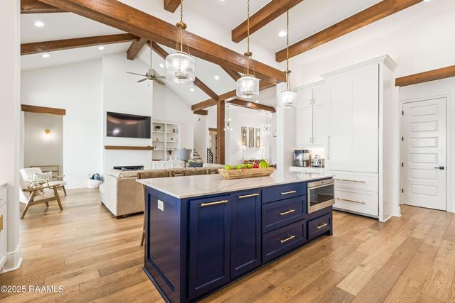 100 Viaulet Road, Youngsville, LA 70592