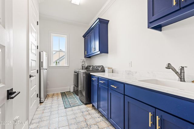 100 Viaulet Road, Youngsville, LA 70592