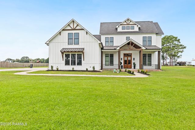 100 Viaulet Road, Youngsville, LA 70592