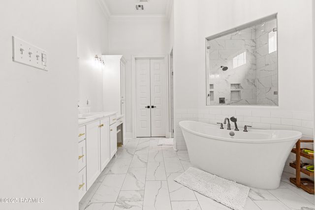 100 Viaulet Road, Youngsville, LA 70592