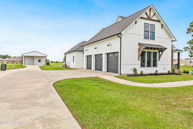 100 Viaulet Road, Youngsville, LA 70592