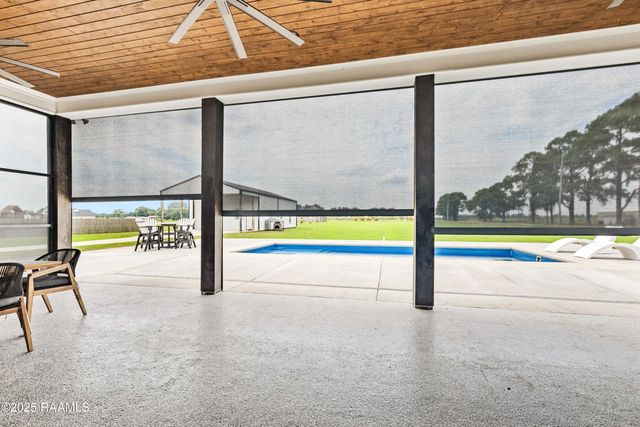 100 Viaulet Road, Youngsville, LA 70592