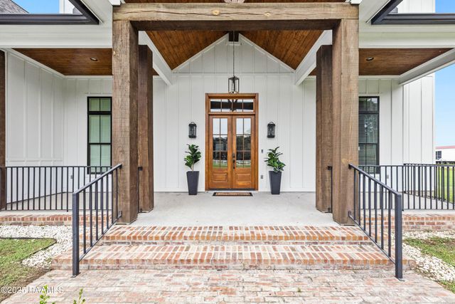 100 Viaulet Road, Youngsville, LA 70592