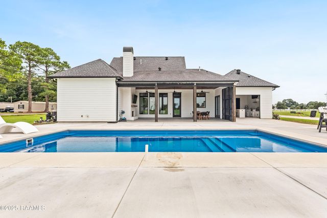 100 Viaulet Road, Youngsville, LA 70592