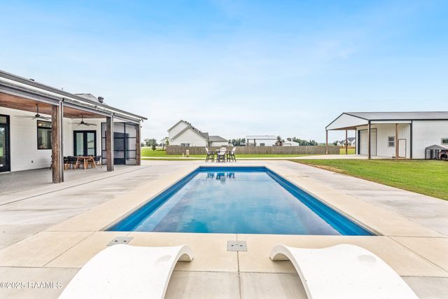 100 Viaulet Road, Youngsville, LA 70592