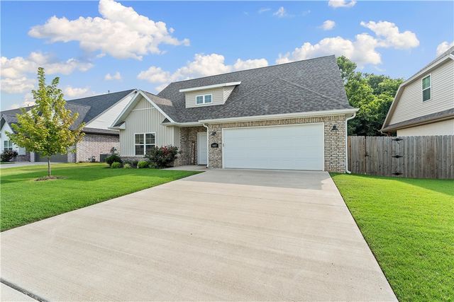 4407 SW Bison Street, Bentonville, AR 72713