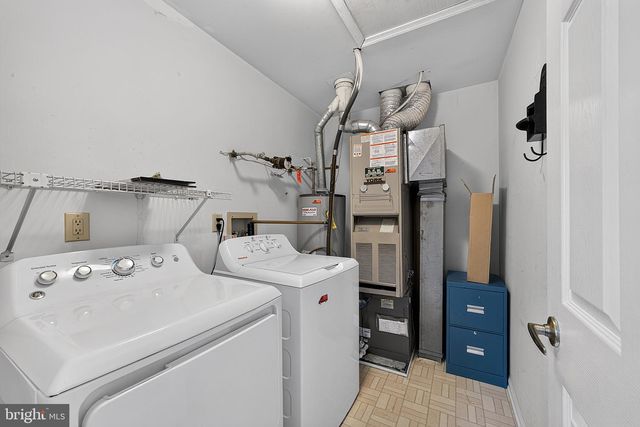 89 KETTLEBROOK DR, Mt Laurel, NJ 08054
