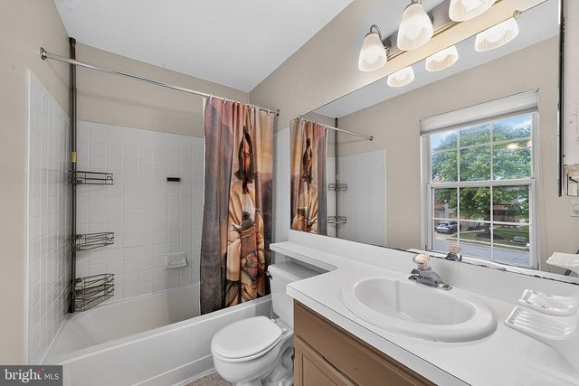 89 KETTLEBROOK DR, Mt Laurel, NJ 08054