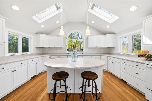 98 Blossomcrest Rd, Lexington, MA 02421
