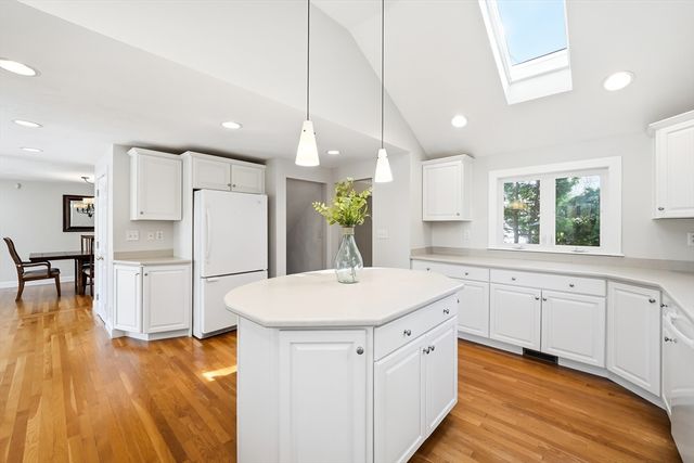 98 Blossomcrest Rd, Lexington, MA 02421