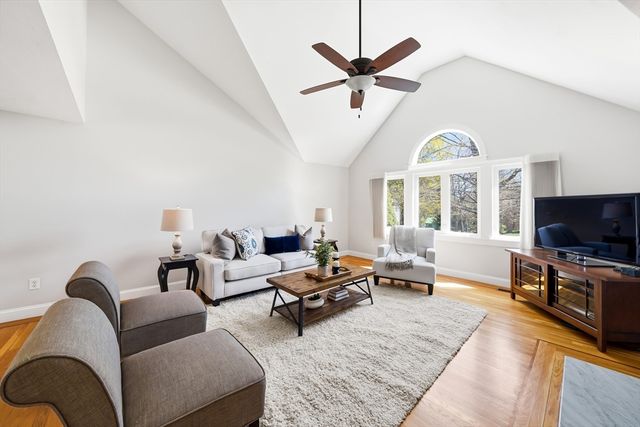 98 Blossomcrest Rd, Lexington, MA 02421