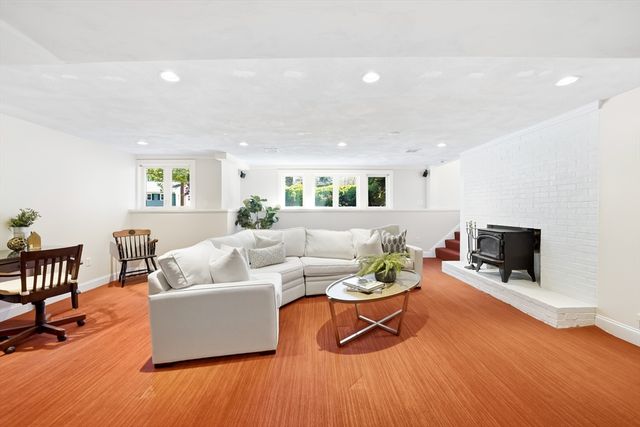 98 Blossomcrest Rd, Lexington, MA 02421