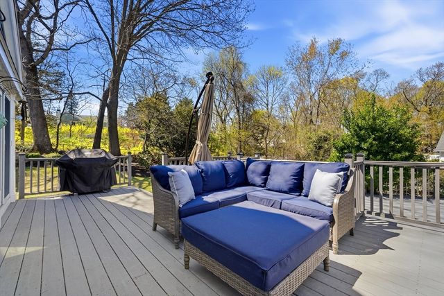 98 Blossomcrest Rd, Lexington, MA 02421