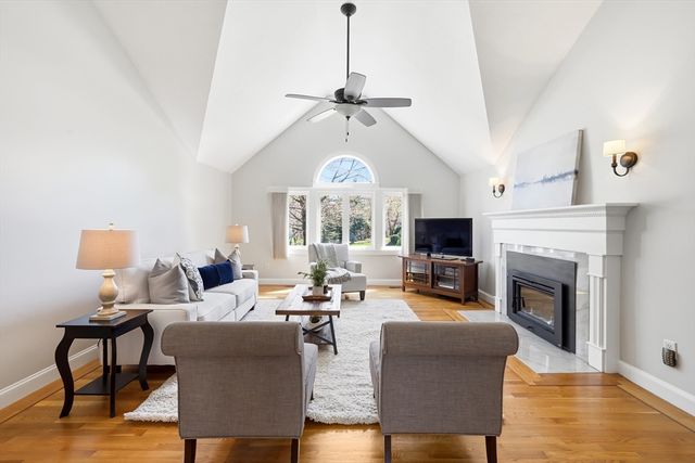98 Blossomcrest Rd, Lexington, MA 02421