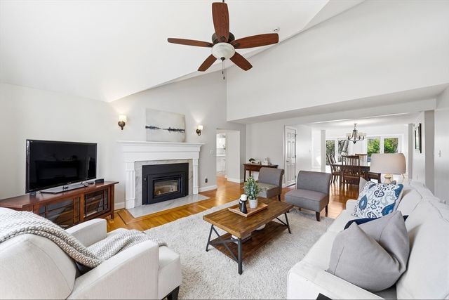 98 Blossomcrest Rd, Lexington, MA 02421