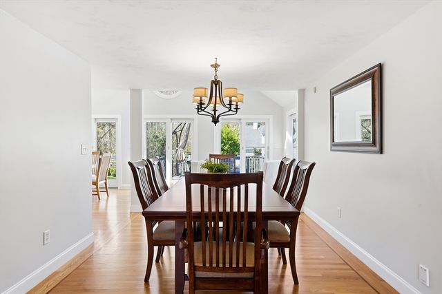 98 Blossomcrest Rd, Lexington, MA 02421