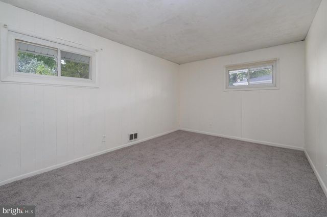 3 LAURIE WAY, Burlington, NJ 08016