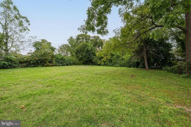 3 LAURIE WAY, Burlington, NJ 08016