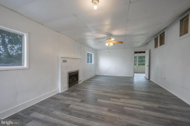 3 LAURIE WAY, Burlington, NJ 08016