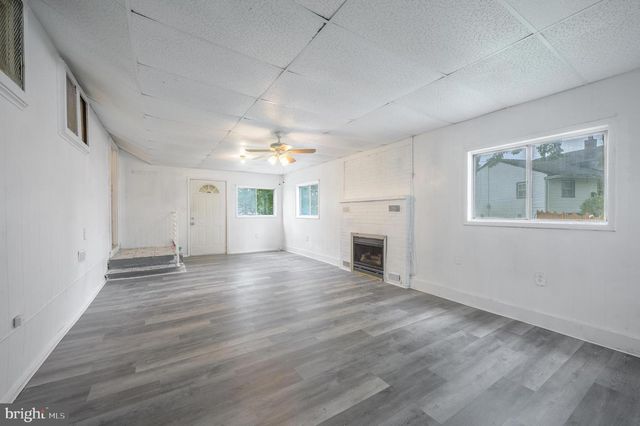 3 LAURIE WAY, Burlington, NJ 08016