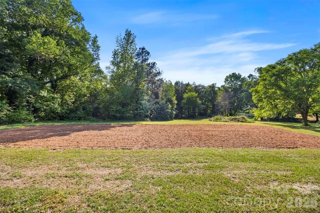 1206 South Point Road, Belmont, NC 28012