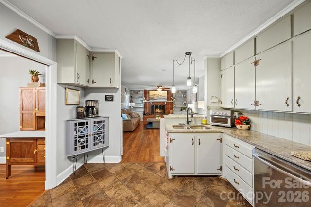 1206 South Point Road, Belmont, NC 28012