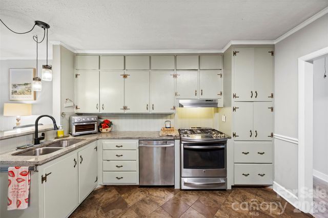 1206 South Point Road, Belmont, NC 28012